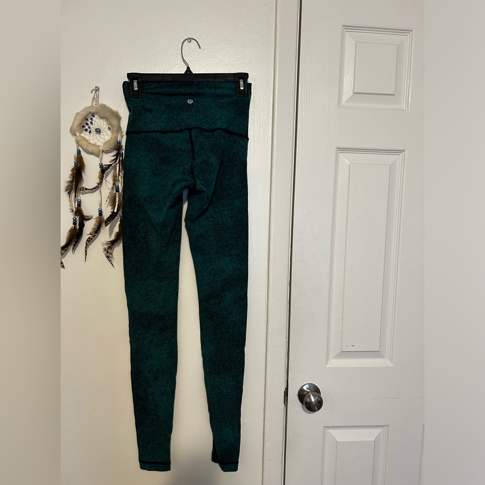 Lululemon size 6 leggings